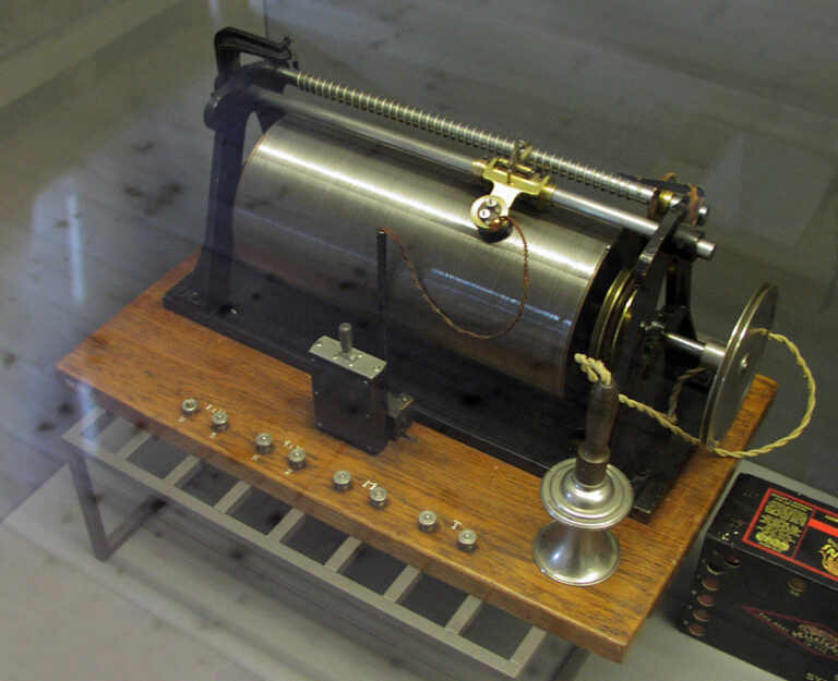 Magnetic recorder – History of Information Technology